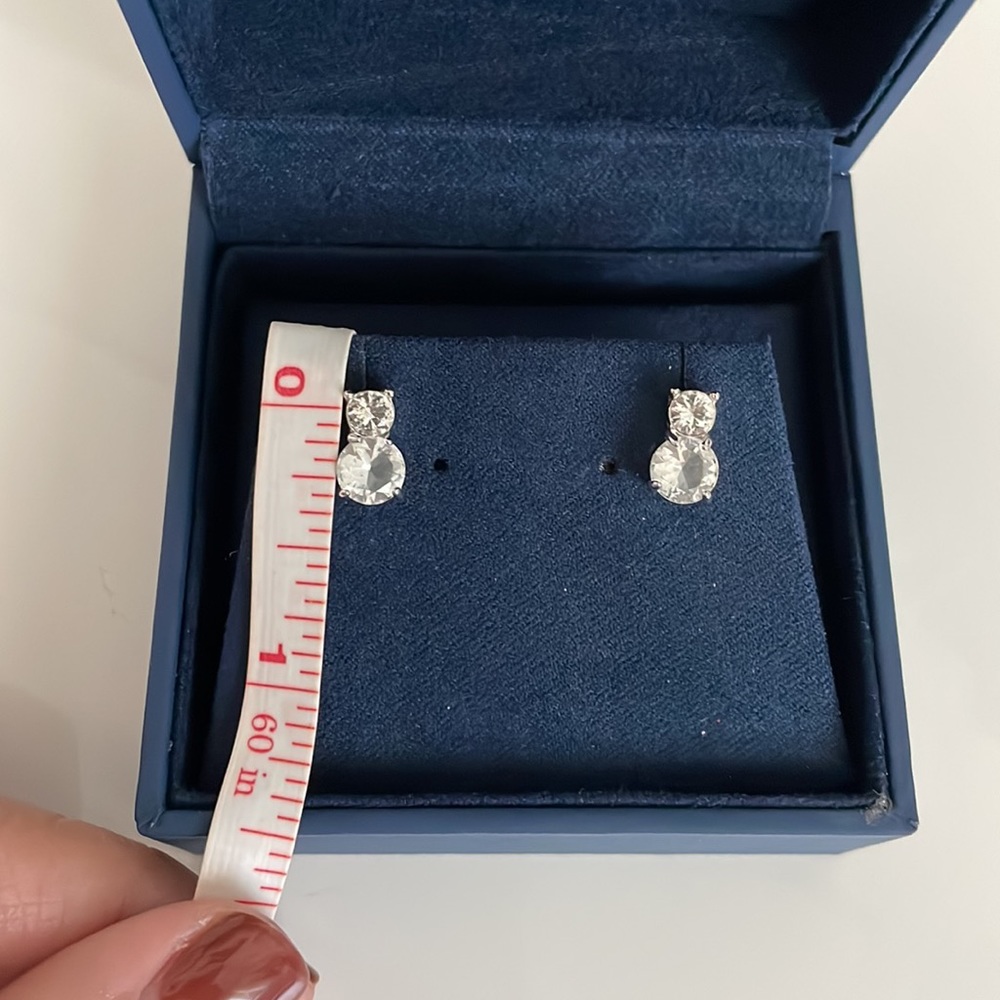 BEAUTIFUL SWAROVSKI Studs- ORIGINAL - Picture 4 of 5
